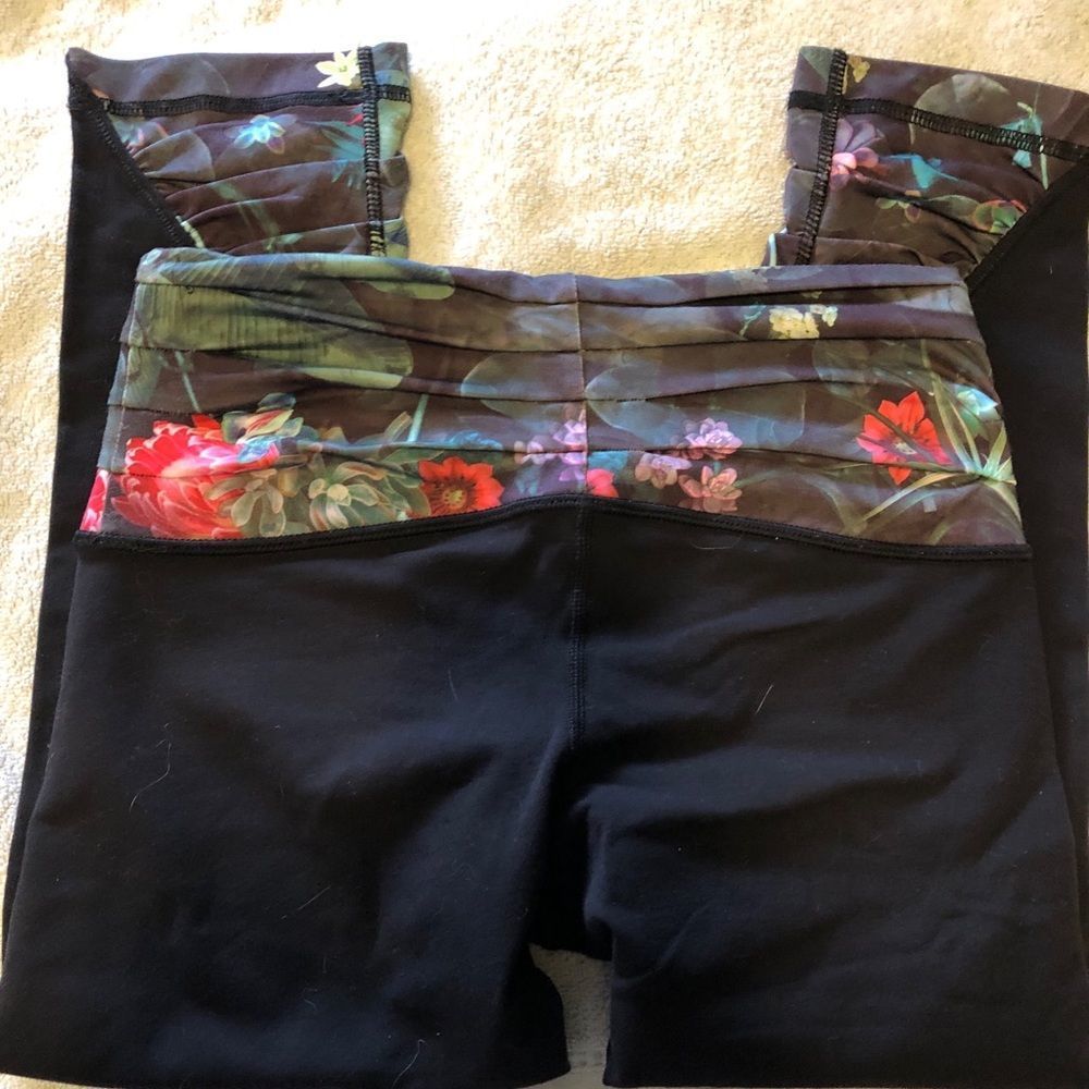 Lululemon crops size 6